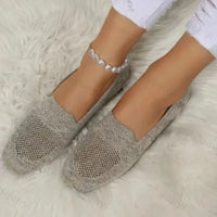 Šedá