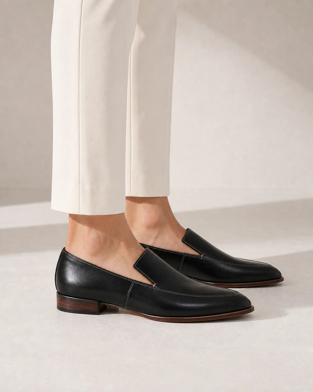 CORDELIA-QUALITY-REMAKE-2026-07-22 — loafers-for-women-pointed-toe-slip-on-flats-black-03-lateral-profile.webp