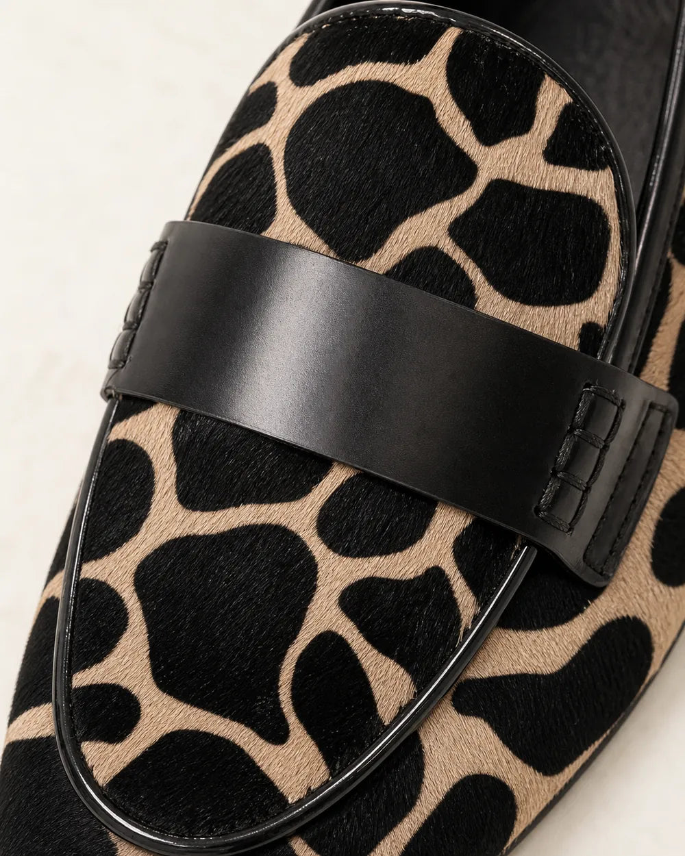 Dámské leopardí mokasíny s černým lemováním — Produktový obrázek 6
