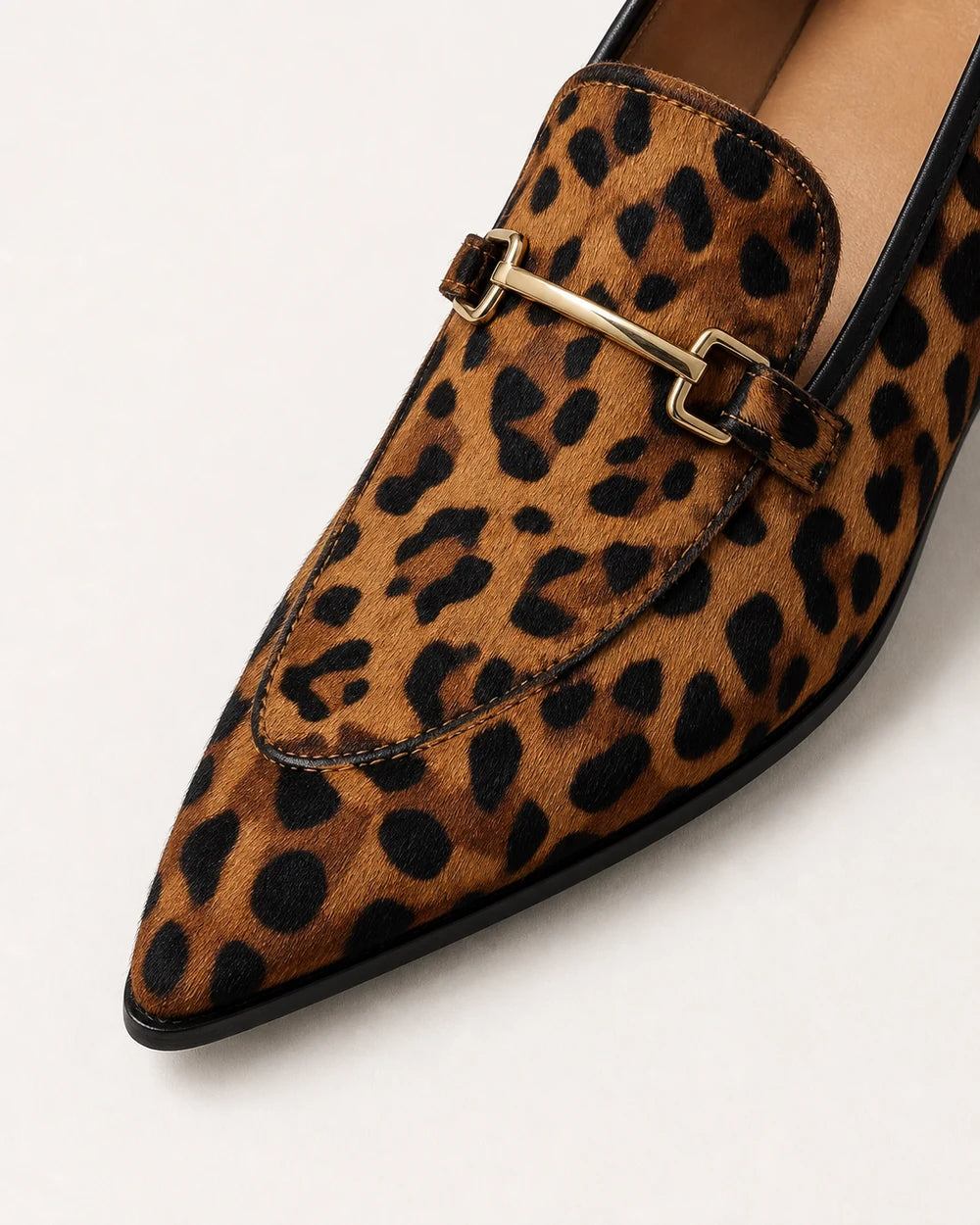 Špičaté leopardí dámské mokasíny s kovovou přezkou — Produktový obrázek 6