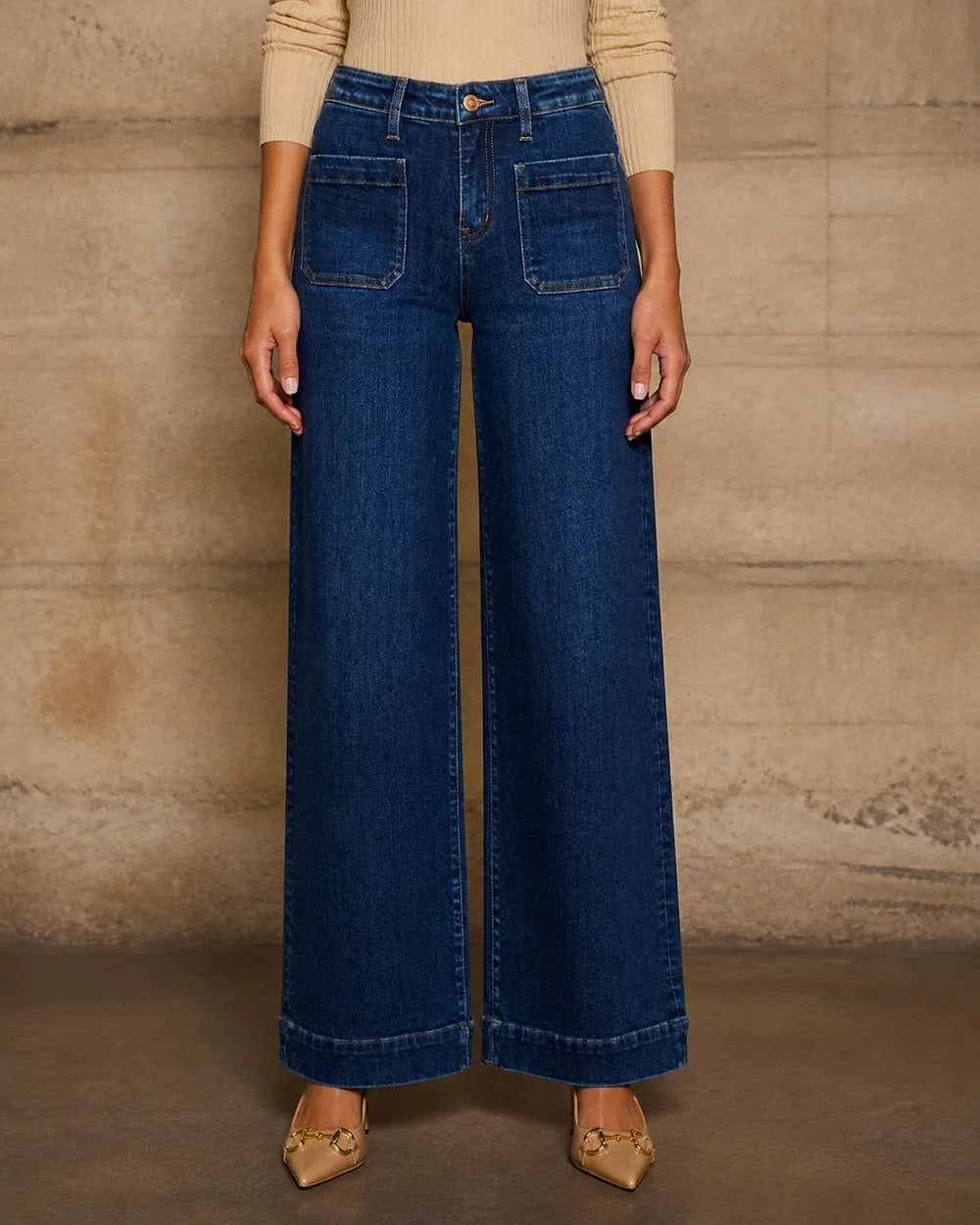 Deep blue high-waisted jeans front fit